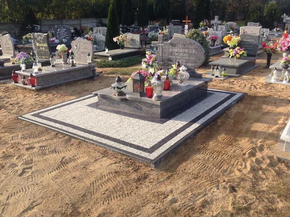 Układanie kostki wokół grobów-opaski itp.