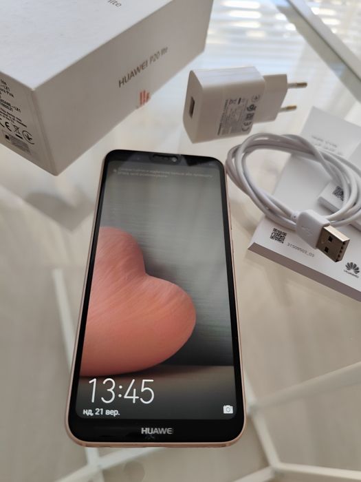 Смартфон Huawei P20 Lite 64 ГБ / 4 ГБ