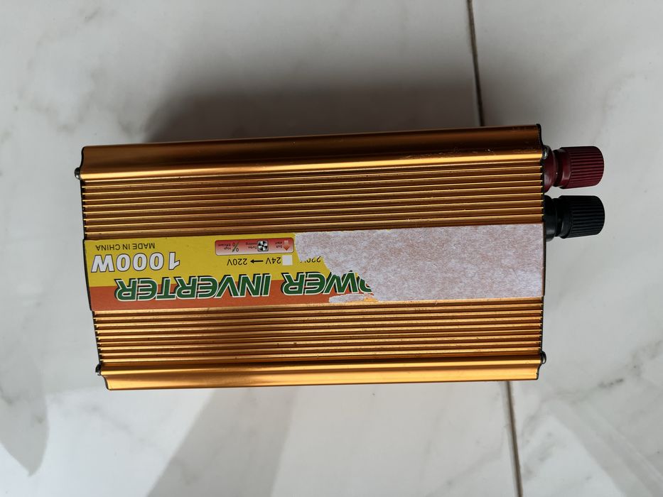 Інвертор 1000W 12/24 to 220V.