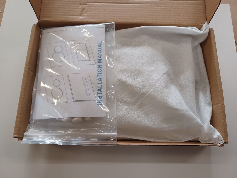 Przycisk spłukujący WC Moh czarny mat do stelaża Geberit Sigma UP320 U