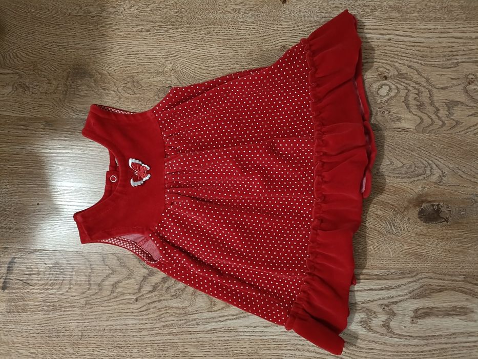 Czerwona sukienka rozmiar 86