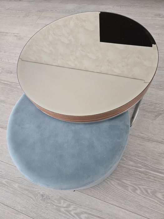 Mesa de centro e pufe sala