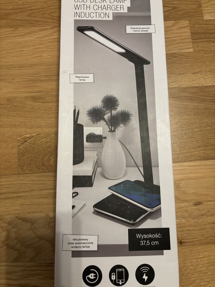 Nowa lampka biurkowa z ładowarką indukcyjną