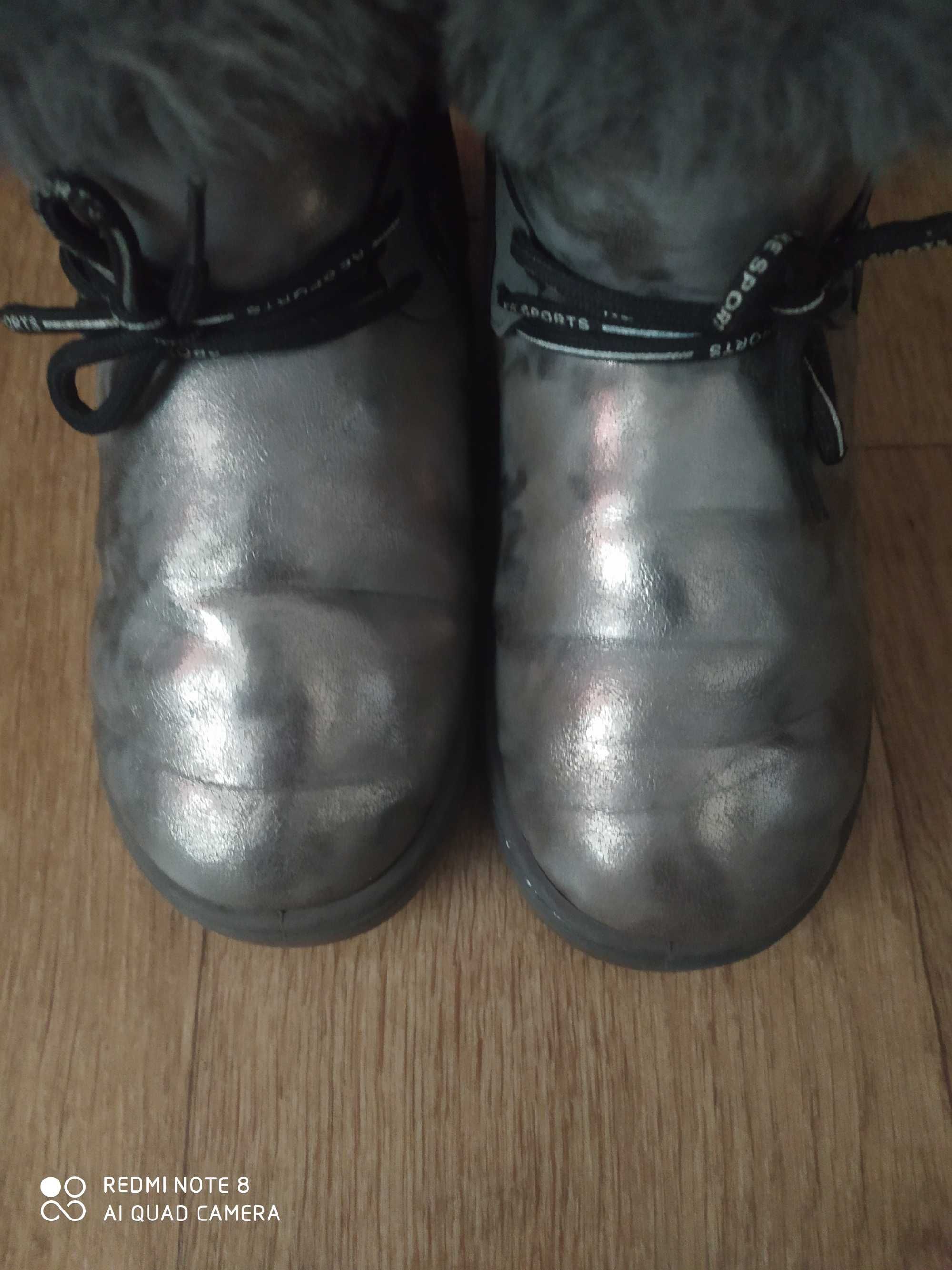 Демисезонные ботинки для девочки, на байке. 34 р (21,5 см).Угги 35 р.