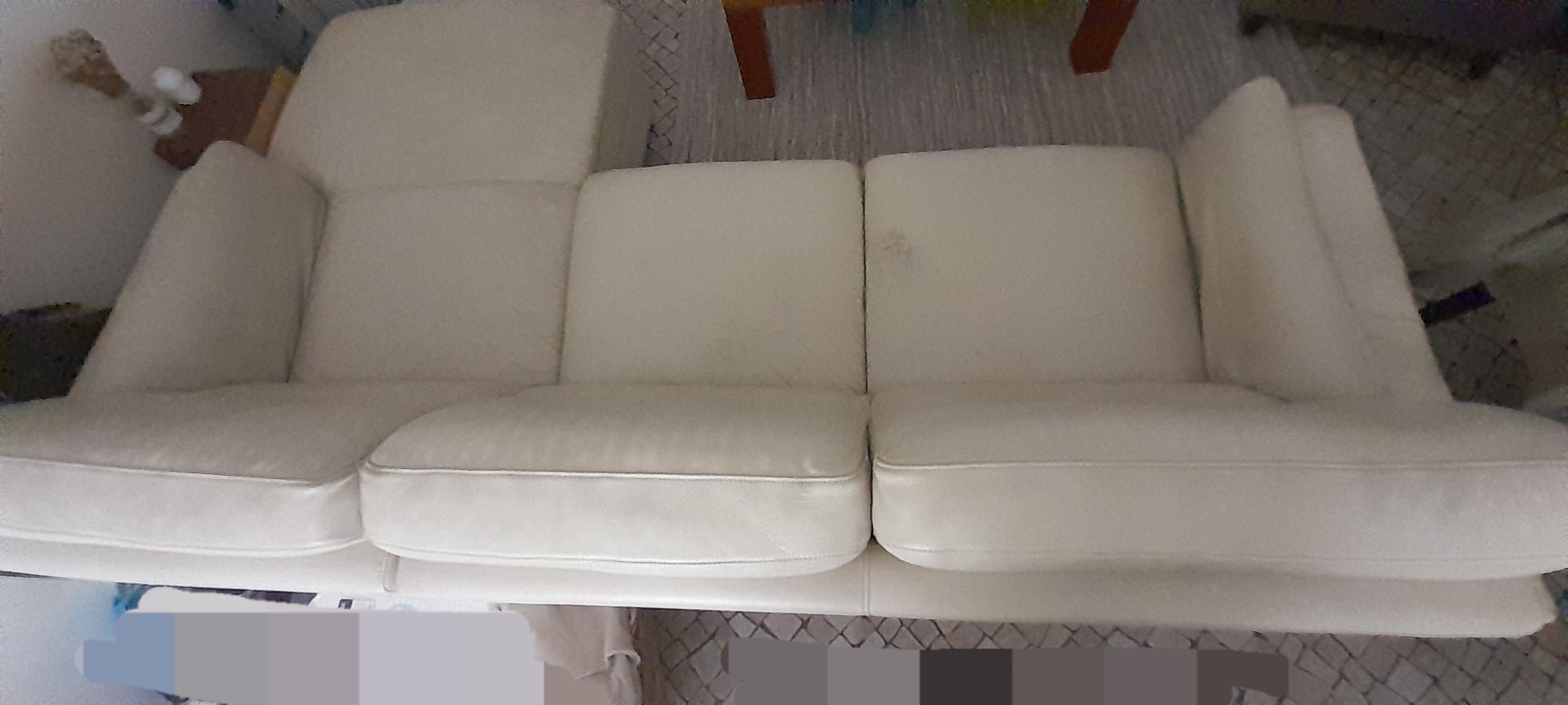 Sofá chaise long em pele