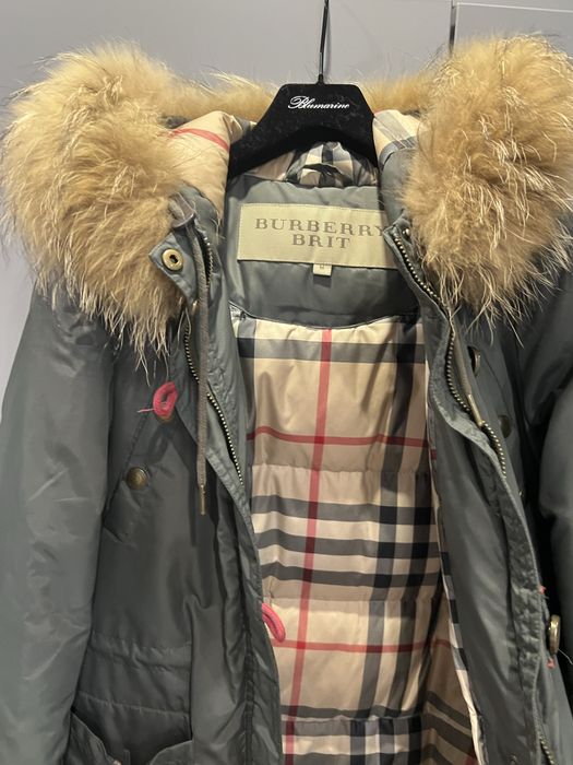 Куртка жіноча зимова М Burberry хакі