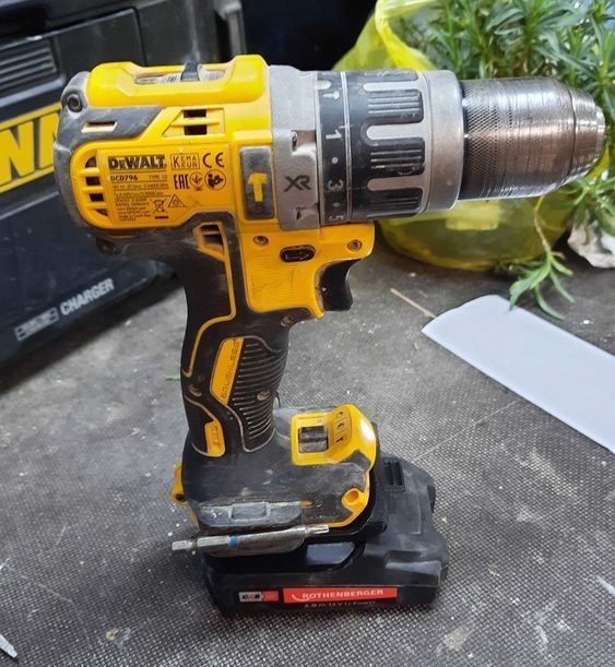 Adapter DeWalt XR18 na baterie Metabo CAS