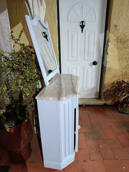 Um lindo aparador repaginado.