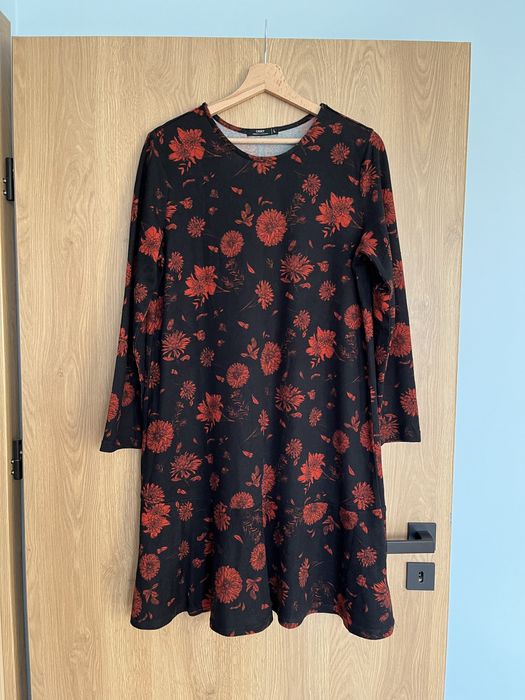 Sukienka CARRY L, NOWA, idealna na jesień i zimę