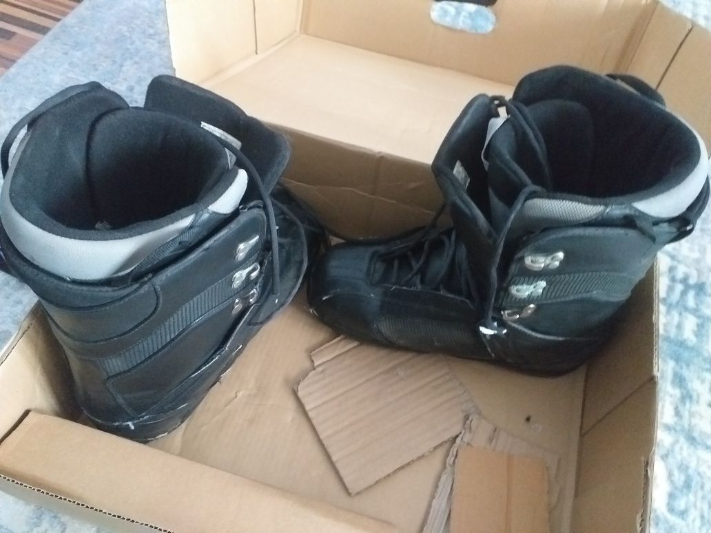 Buty Snowboardowe BLAX 42 rozmiar---czarne,używane,wygodne---Łódż