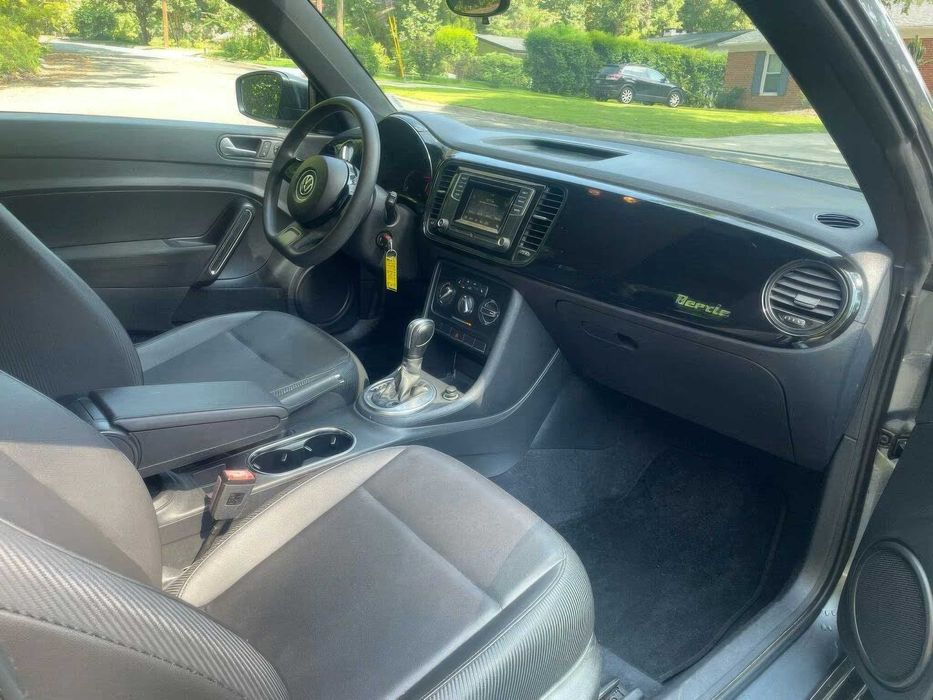 Volkswagen Beetle S      2017