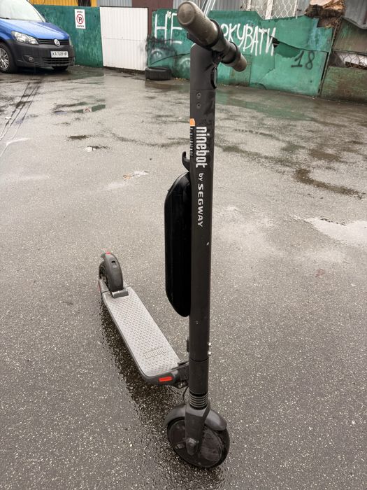 Електросамокат Ninebot KickScooter ES2 або ES4