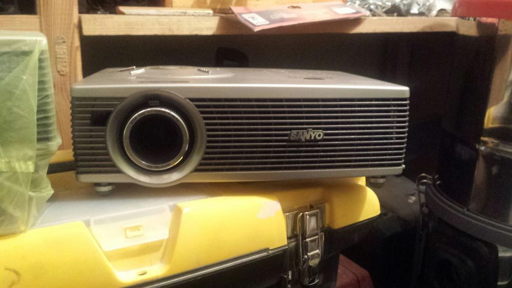 Projektor Sanyo .