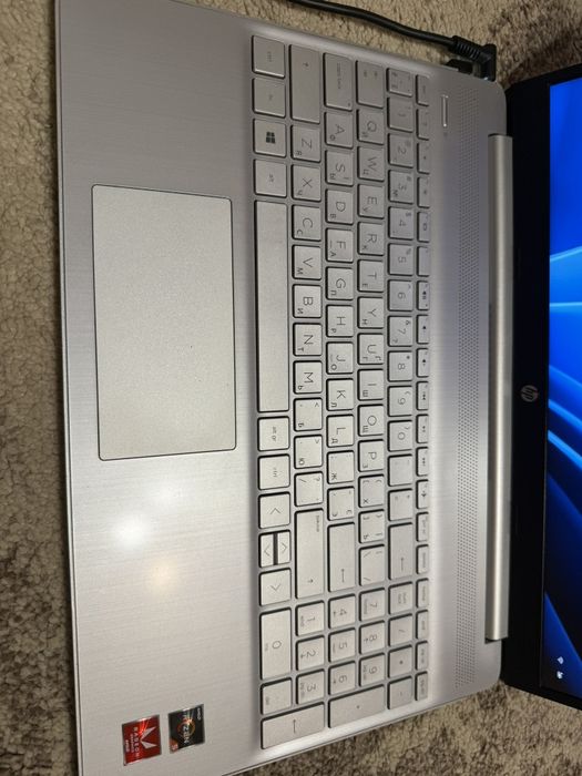 Ноутбук HP Laptop 15s-eq2059ua,швидкий та працюючий ноутбук в гарному