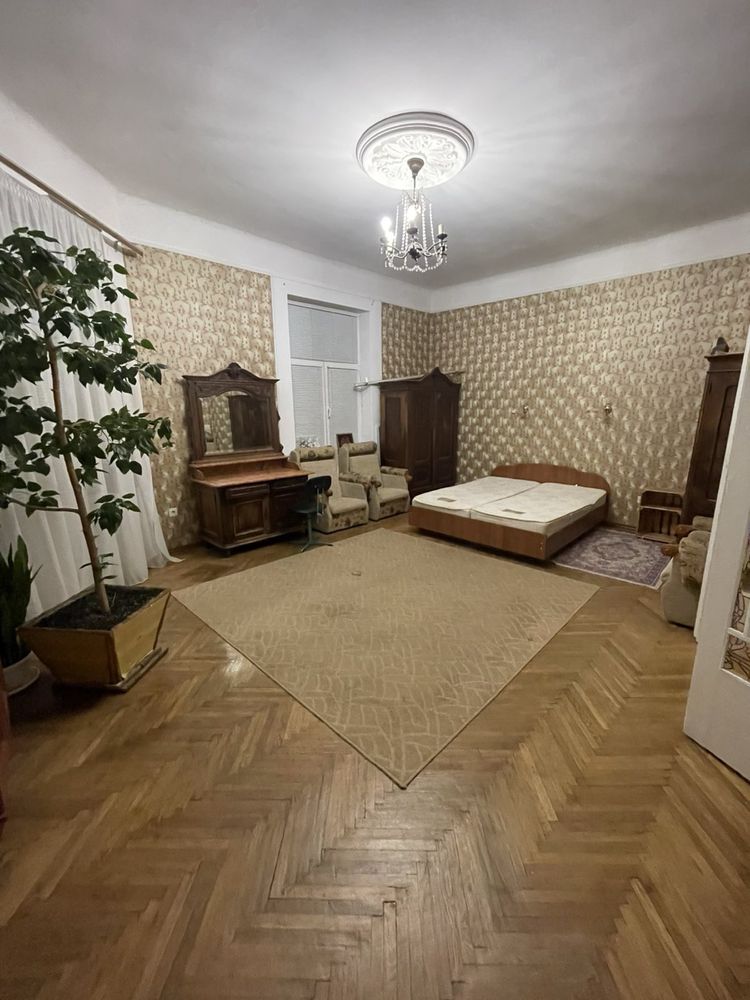 Продається квартира в самісінькому центрі!