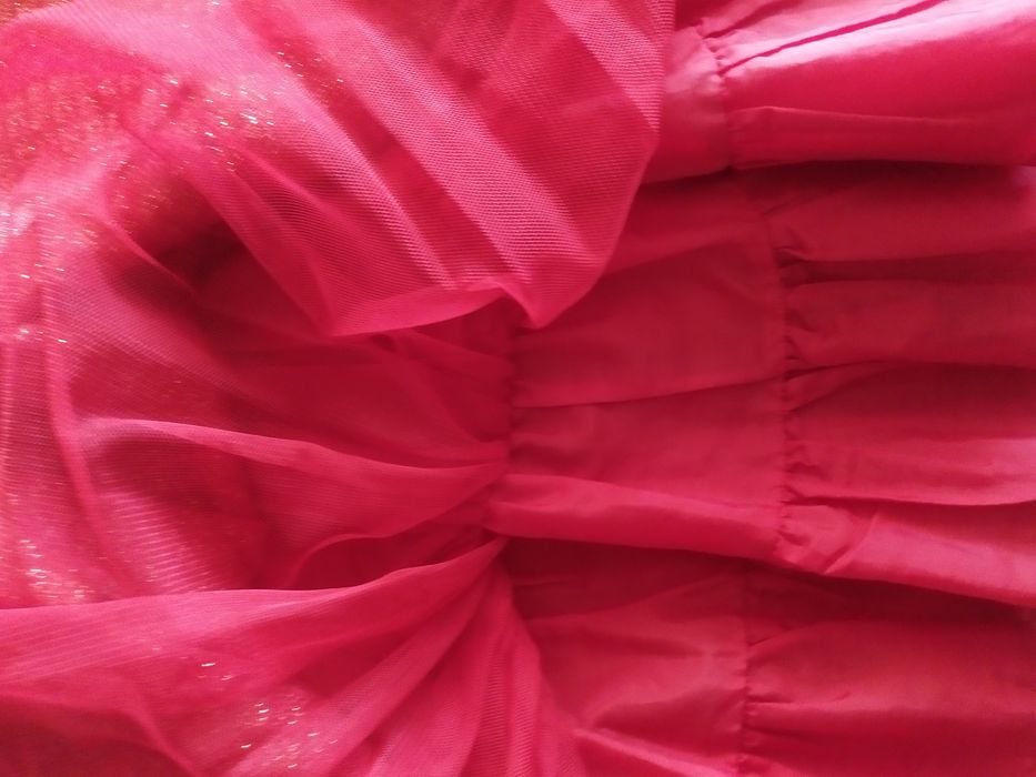 Яскрава  стильна сукня