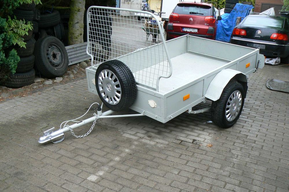 Przyczepa samochodowa