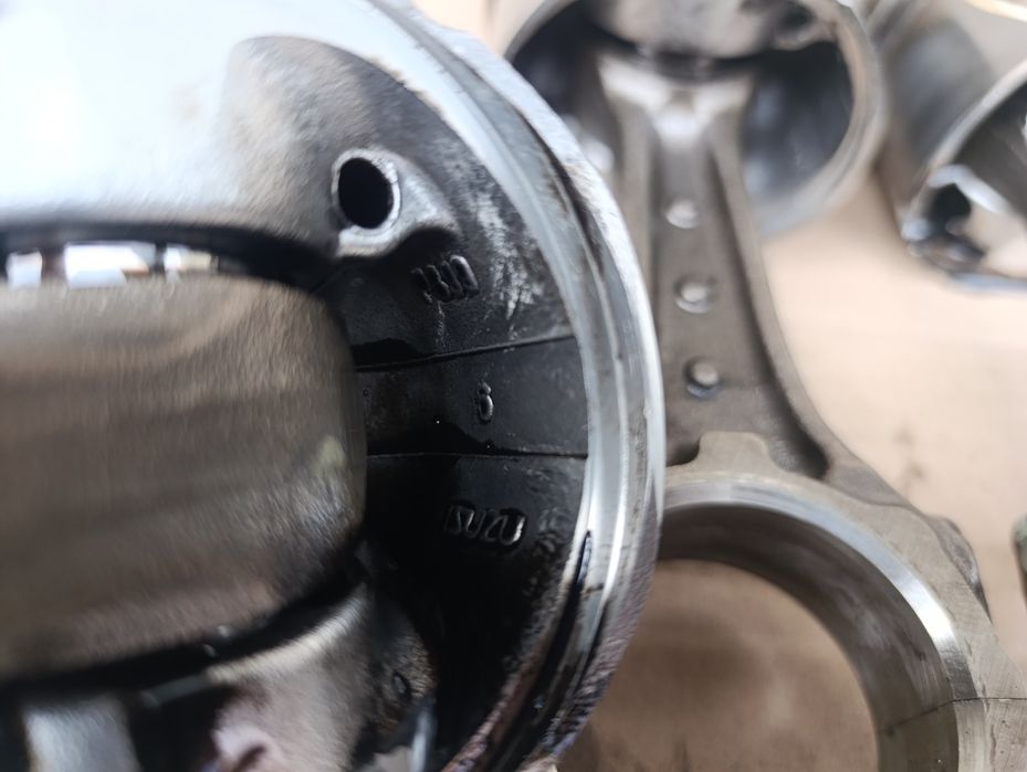 Шатун поршень 1.7 Cdti Opel Zafira Meriva Astra Combo