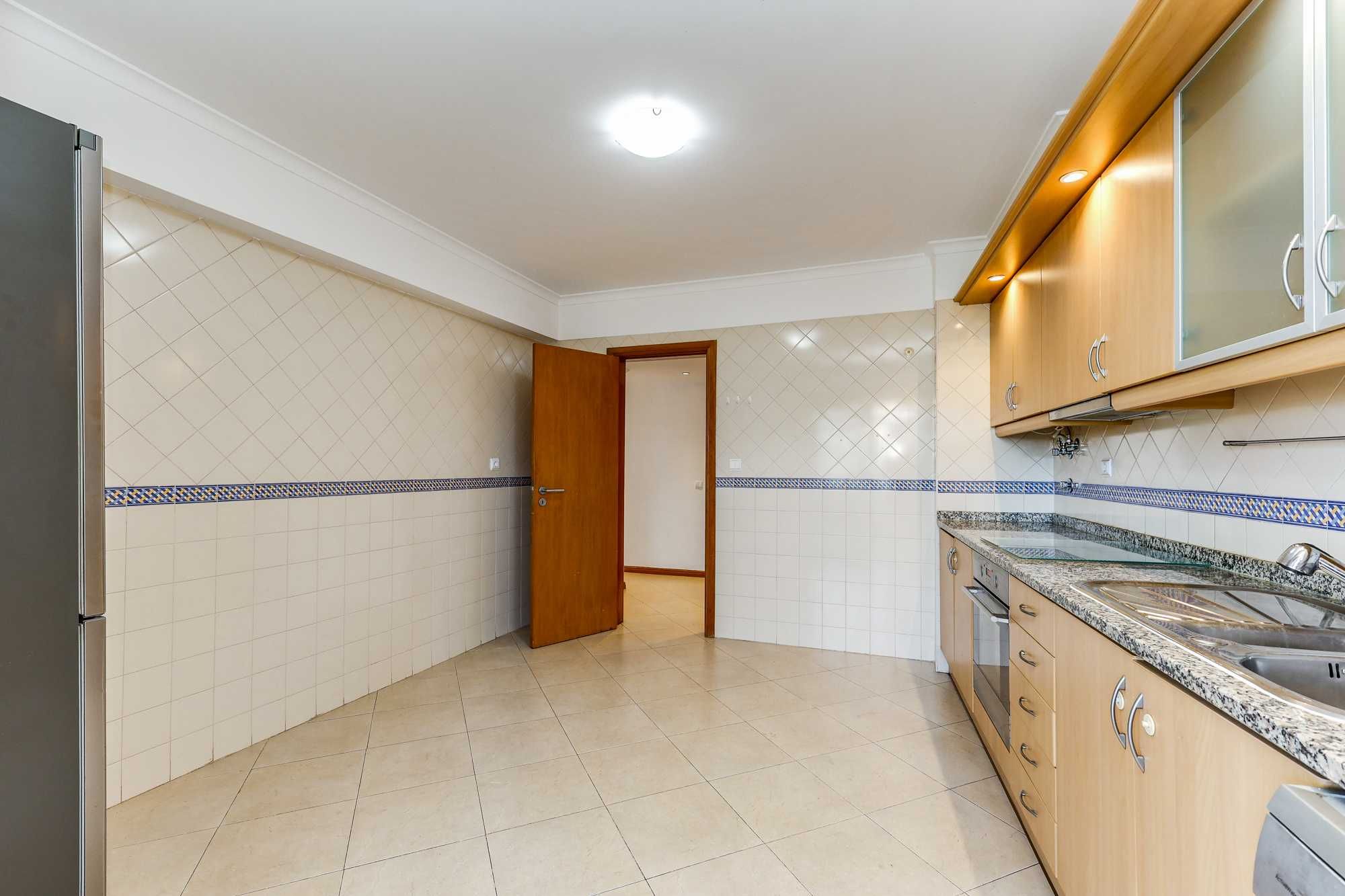 Apartamento Familiar T2 com Vista Mar na Charneca de Caparica