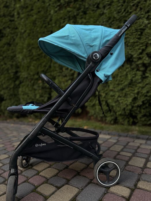 Легка прогулянкова коляска Cybex Beezy