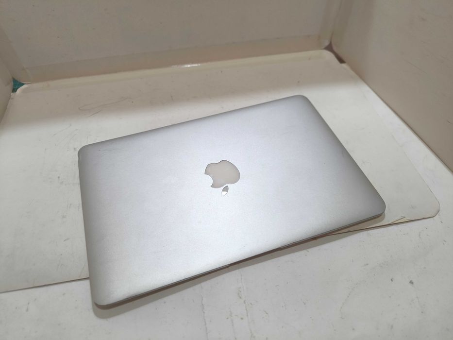 Apple Macbook AIR 11” 2015 i5 ssd 128GB
