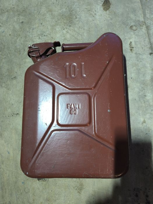 Metalowy karnister na Paliwo PRL made in poland Fawi 10ll