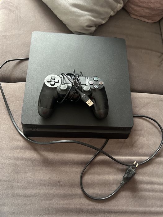 PS4 slim 500  gb