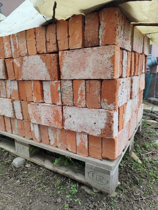 Cegła pełna  2 zł za sztuke