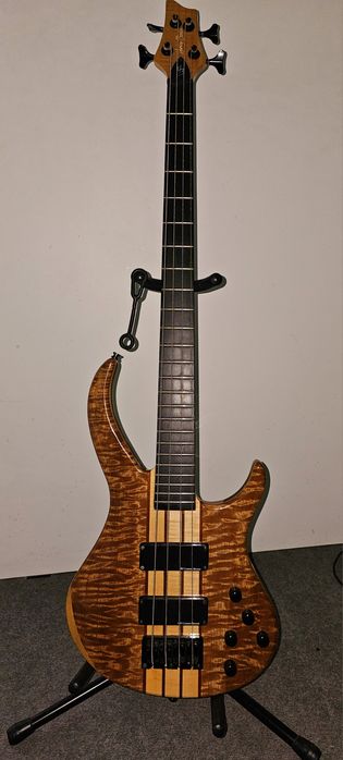 Baixo harley benton 4000 delux