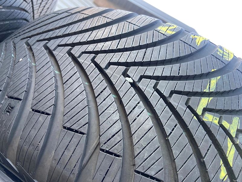 215/55/17 Kumho Solus 4S HA32_6,6mm_4szt_(433)