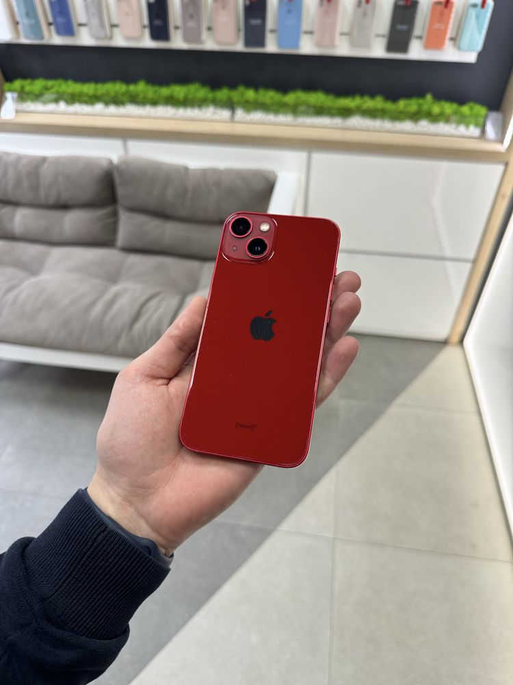 iPhone 13 128 Red