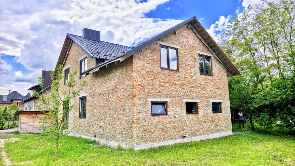 Продаж будинку у Бродах