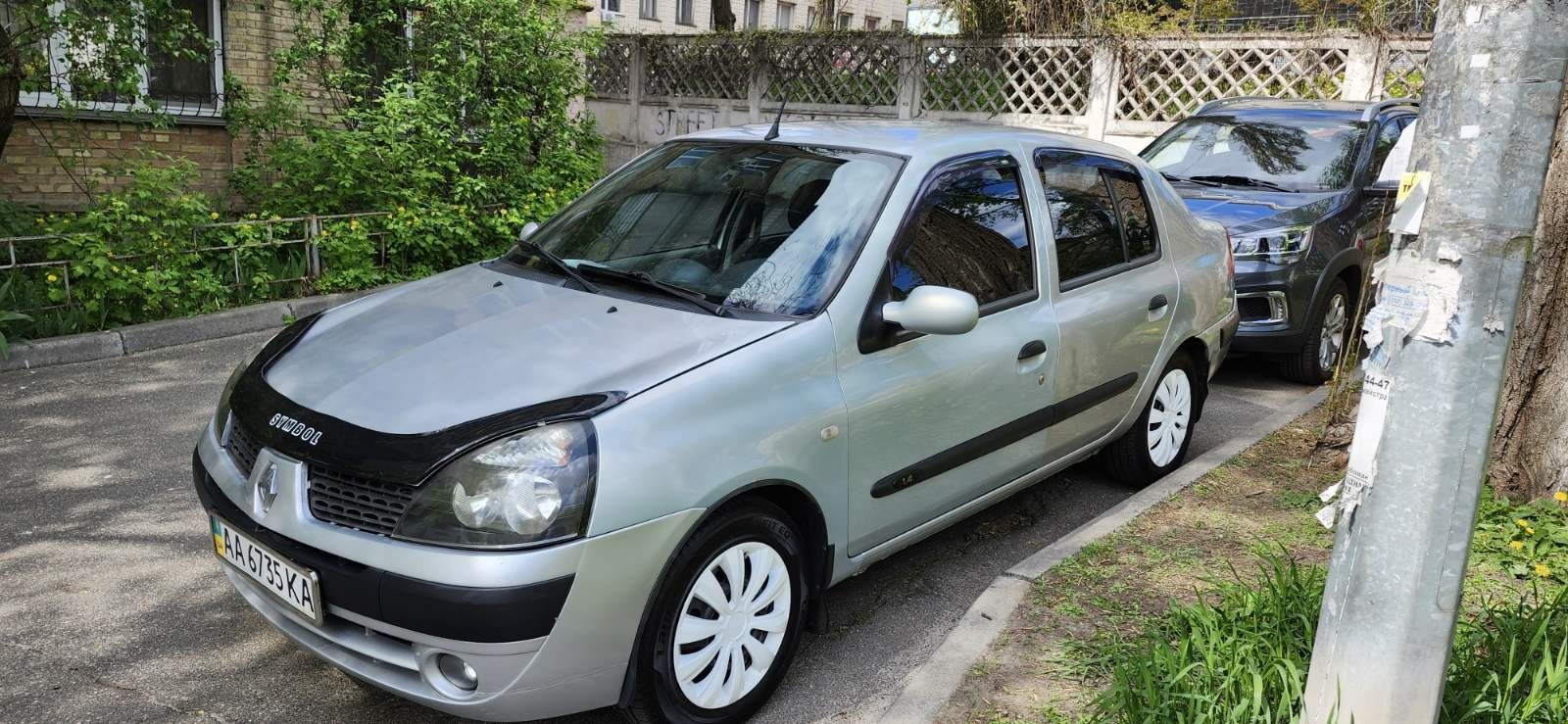 Renault Clio 2.  1.4l 2005р