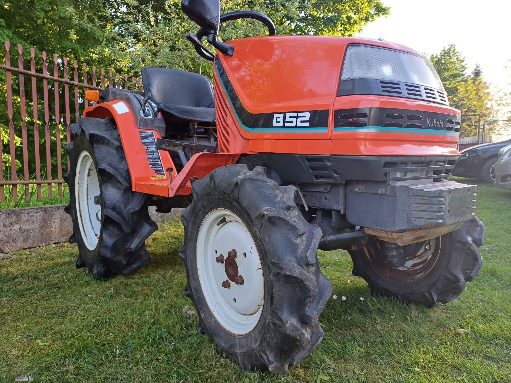 Minitraktor Kubota B52 z glebogryzarką, Yanmar Iseki Hinomoto