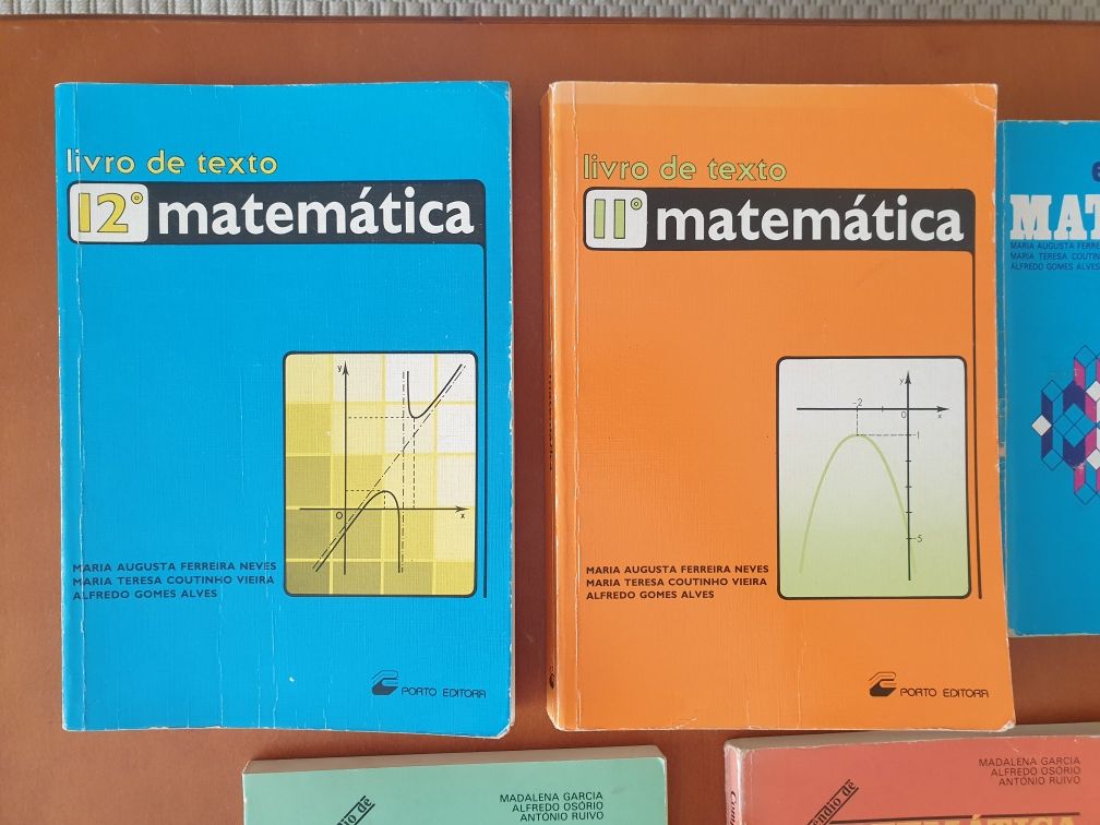 Livros de Matemática e Cálculo