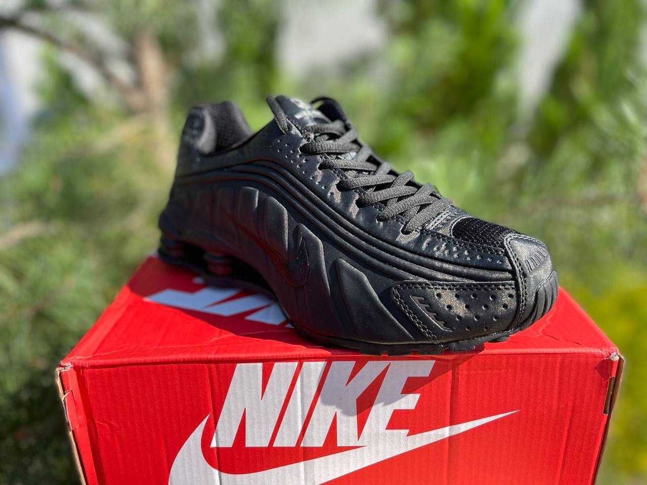 Кросівки Nike Shox R4