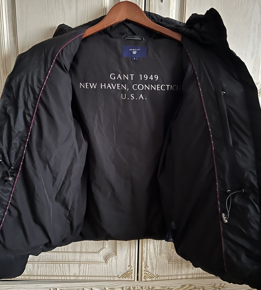 Продам женский пуховик GANT