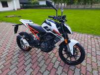 KTM DUKE 125 Niski przebieg: 5300 km, 2020 rok Dosposażony w alarm KTM