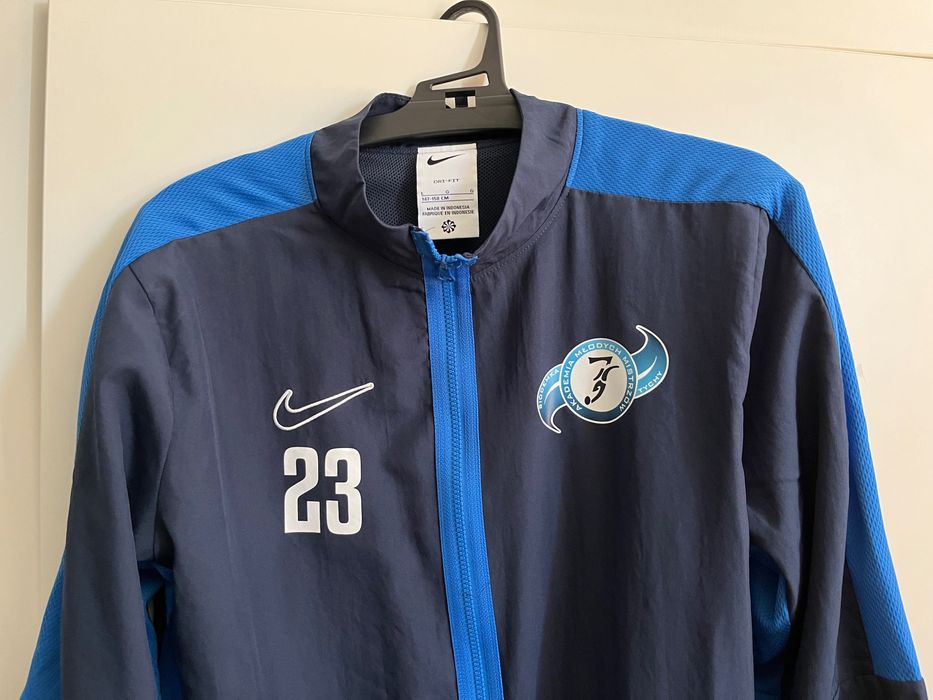 Bluza i kurtka wiatrówka Nike klub siódemka Tychy rozmiar 147-158