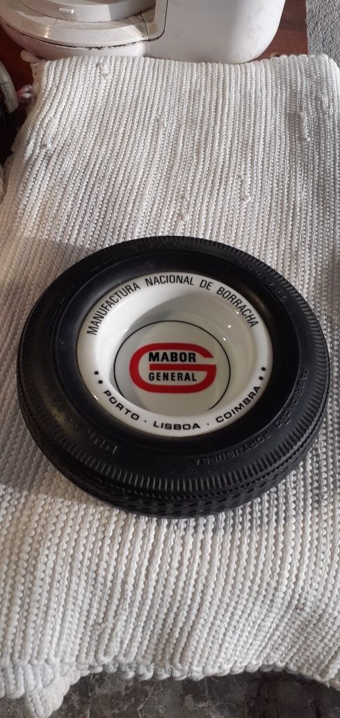 Cinzeiro pneu Mabor