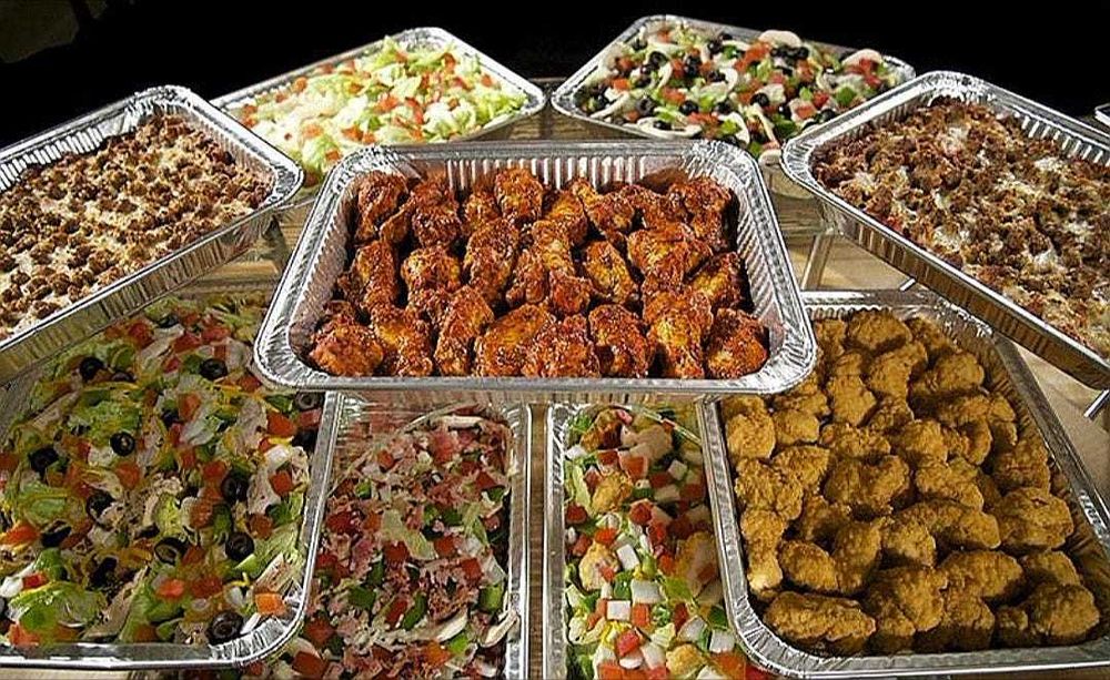 Catering: dietetyczny, okolicznościowy, bufety, usługi gastronomiczne.