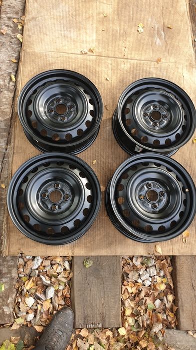 Felgi stalowe 15" 4x100 5x15 ET 39 toyota Yaris Aygo