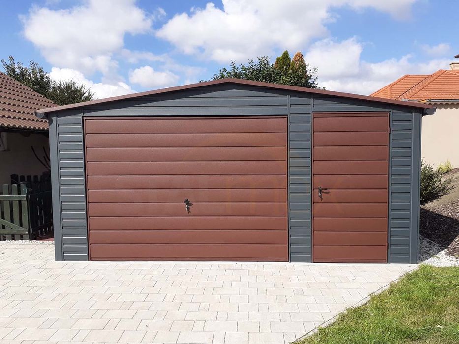 Garaż blaszany 5×5 / garaż ze składzikiem / kolor garażu grafit i brąz