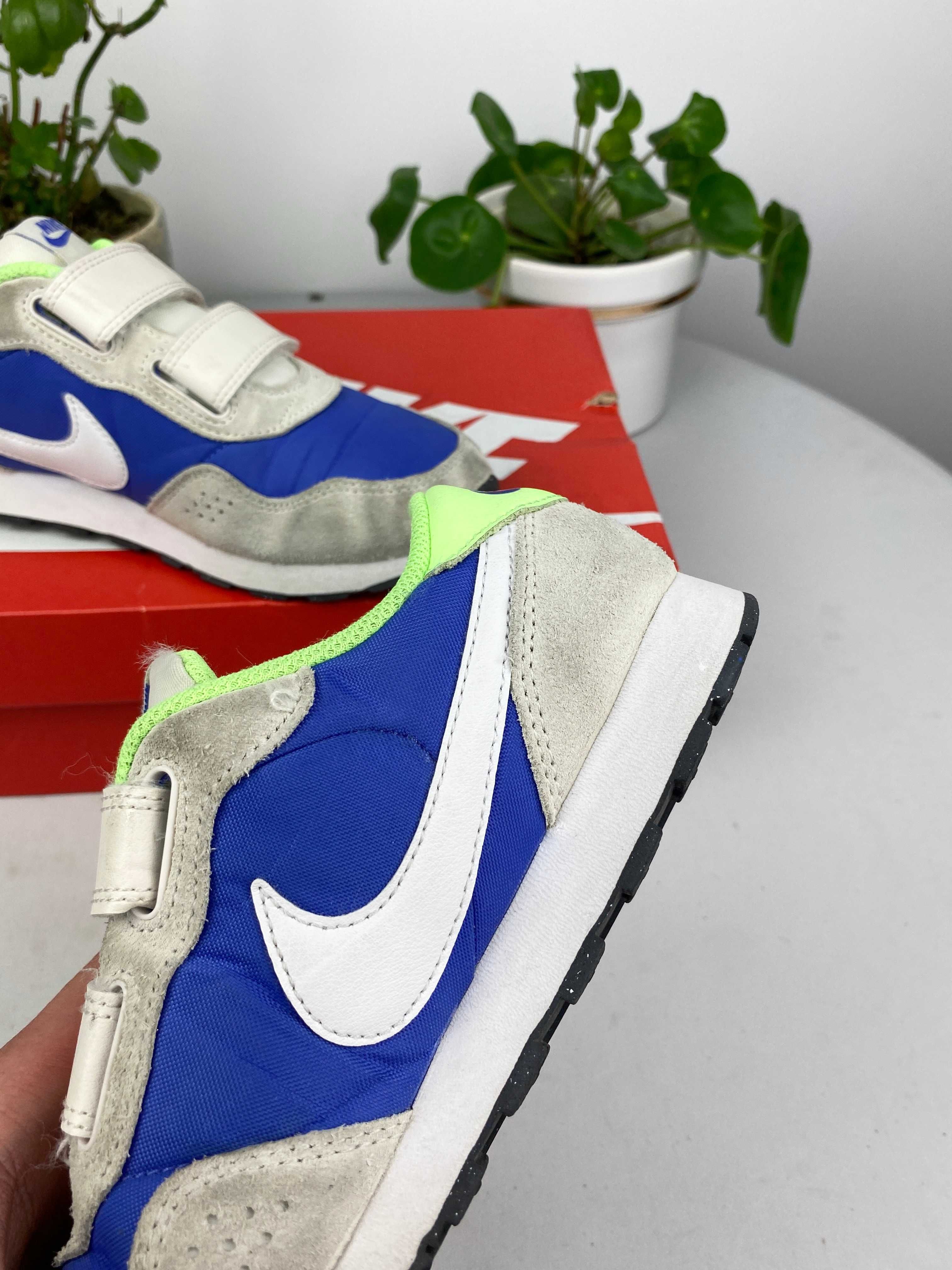 białe szare niebieskie zielone buty nike md valiant r. 35