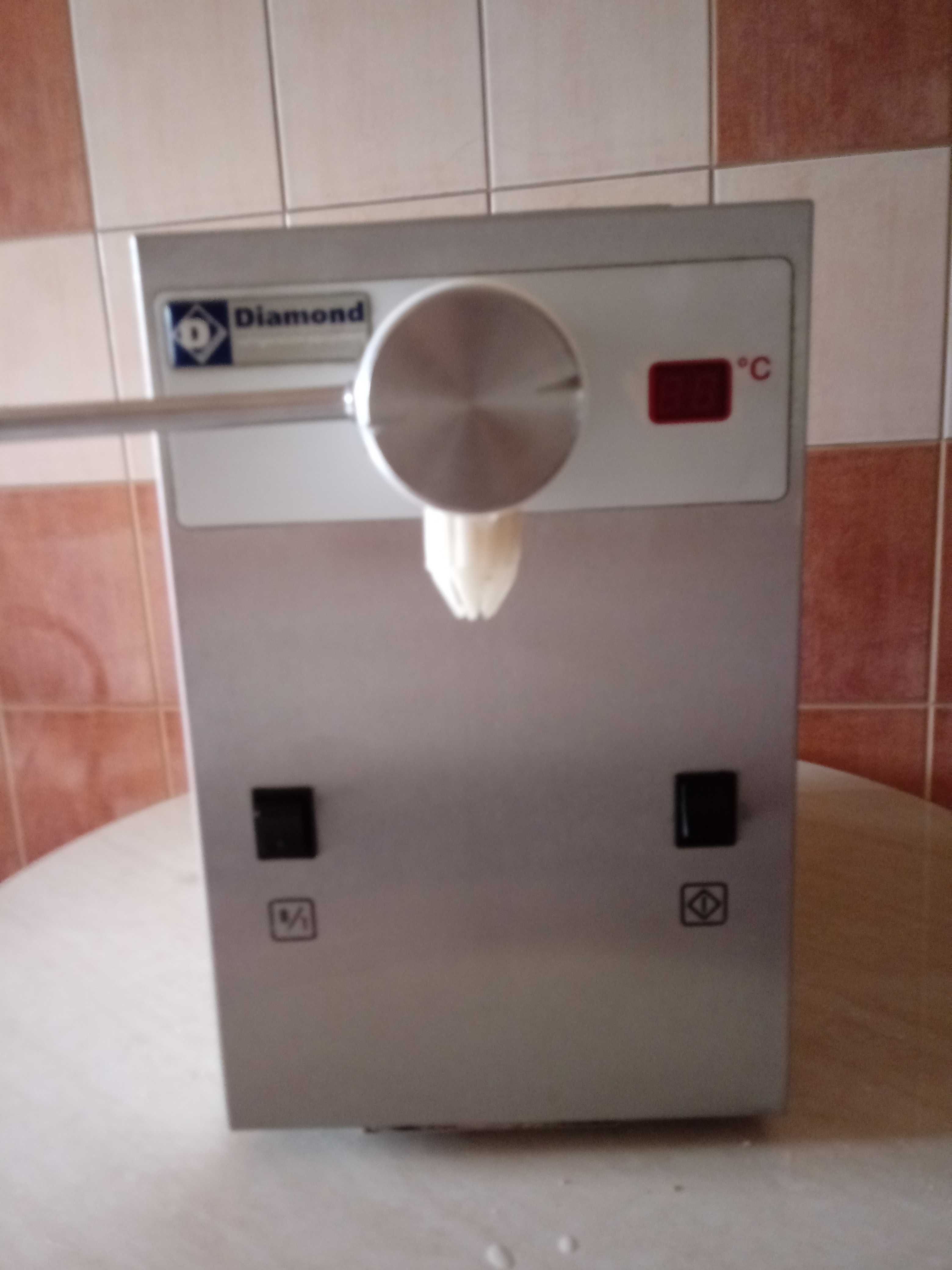 Automat do bitej śmietany Telme