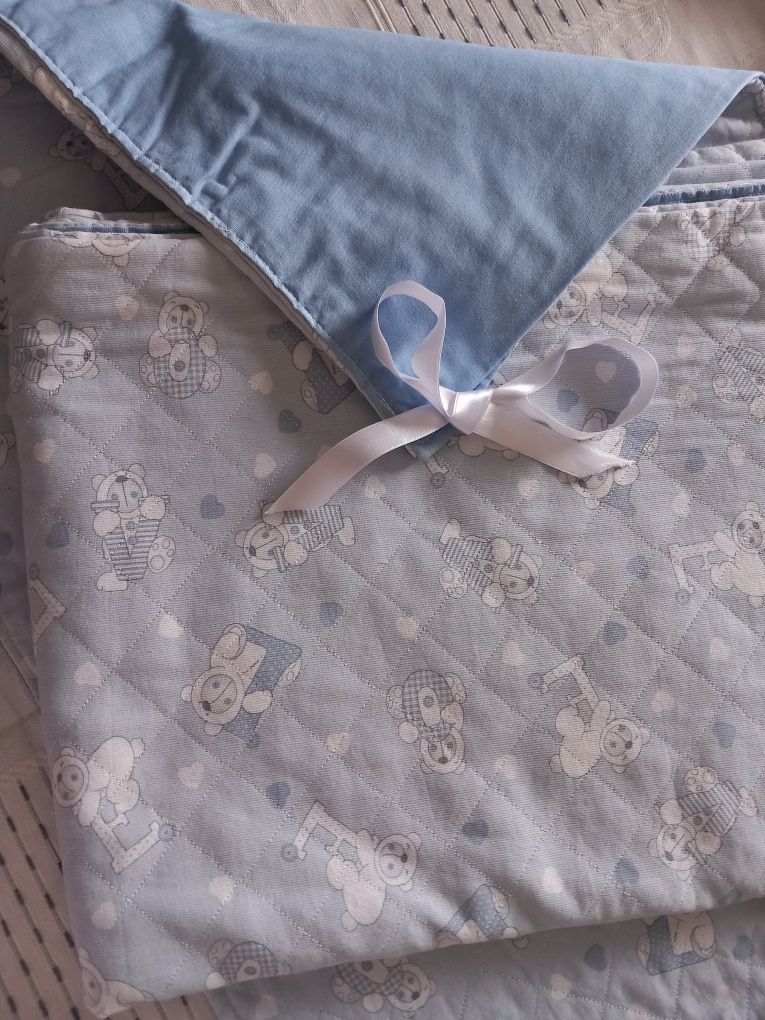 Conjunto edredom e protetor de grades para berço