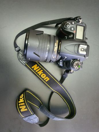 Nikon D7000 + Nikkor 18-105 + 2 baterie + torba