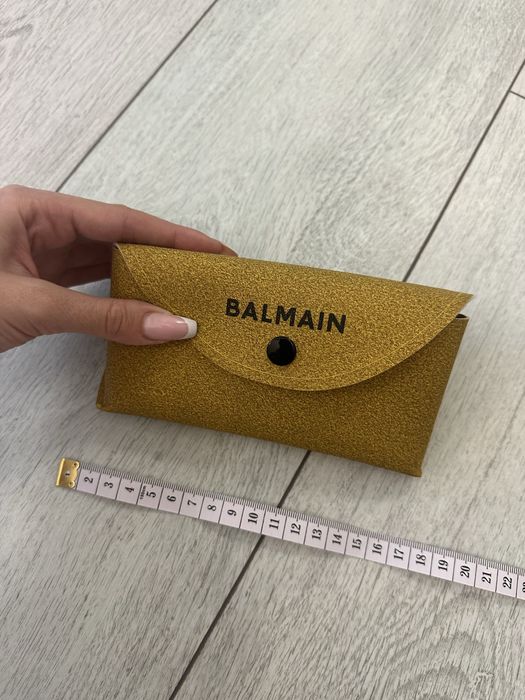 Etui na okulary balmain używane stan idealny