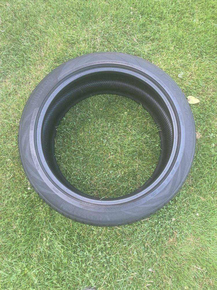 Opony 265/40R20 Vredestein