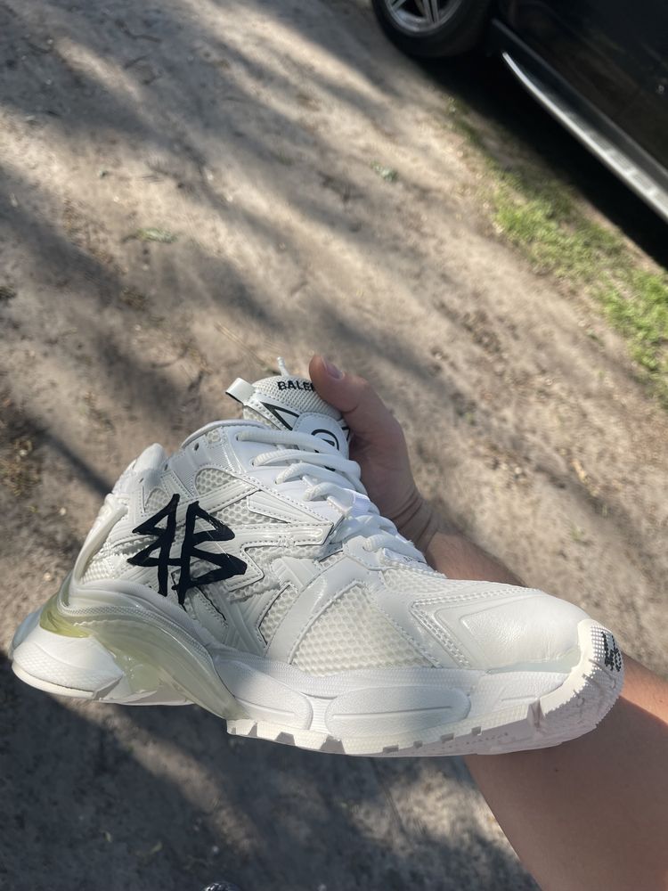 Кросовки Balenciaga Runner White Graffiti